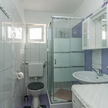 Zora Apartment